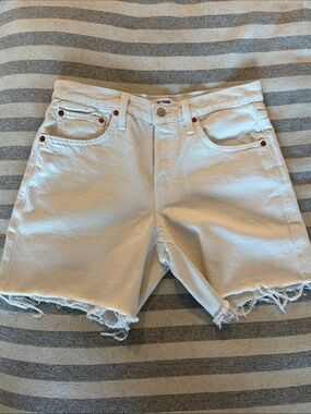 Re/Done Cream Frayed Hem Denim Shorts